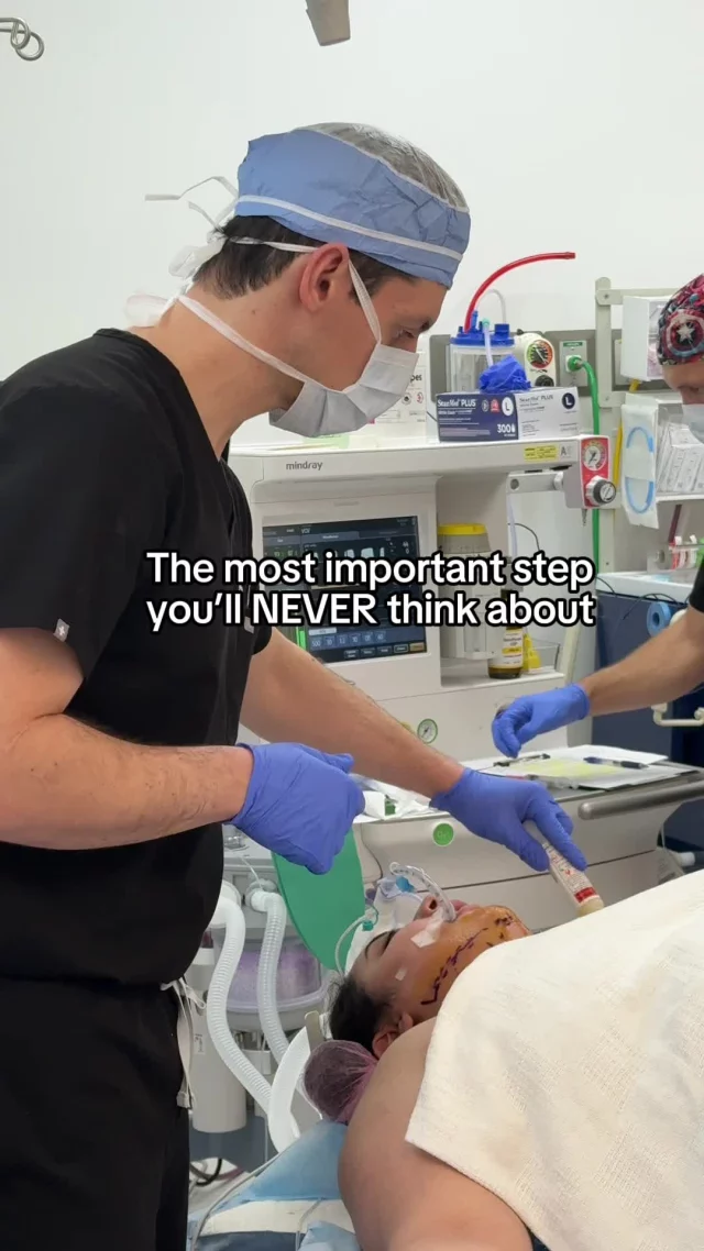 That brown “paint” you see before surgery?
It’s actually one of the most important safety steps in the entire procedure.
ㅤ
This antiseptic prep helps kill bacteria, creates a sterile field, and dramatically lowers the risk of infection, all before the first incision is ever made. Clean skin = safer surgery. 🧼✨
ㅤ
📍 19296 Stone Oak Pkwy Ste 102, San Antonio, Texas 78258
📞 (210) 942-6672
ㅤ
#PlasticSurgeonSanAntonio #MommyMakeover #SurgeryPrep