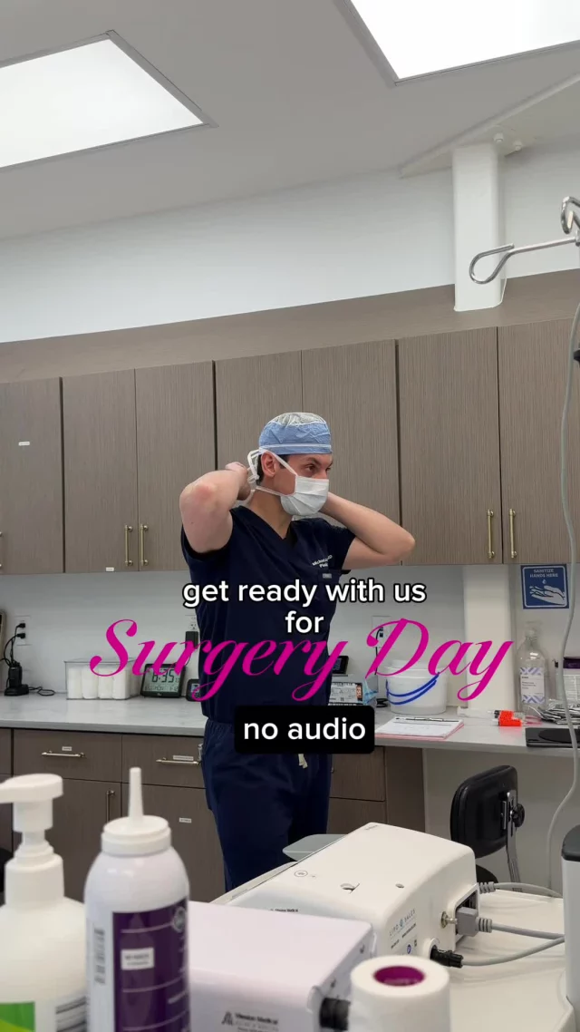 Pre-op mornings are all about the details.
Review the surgical plan, confirm everything with the team, make sure my patient’s questions are answered. It’s methodical work, but that’s the point—when you’re prepared, the surgery goes smoothly!
ㅤ
#mommymakeover #PlasticSurgeonSanAntonio #surgery